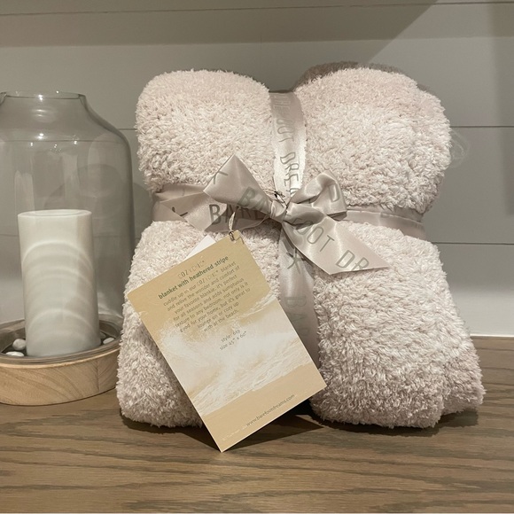 Barefoot Dreams Bedding Nwt Barefoot Dreams Cozychic Blanket